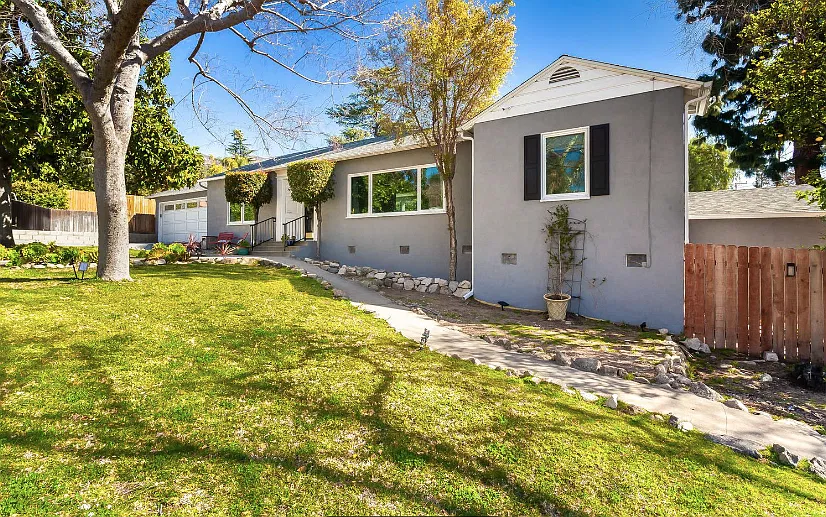 3 bed, 2500 sqft, $9,000 — Photo 2