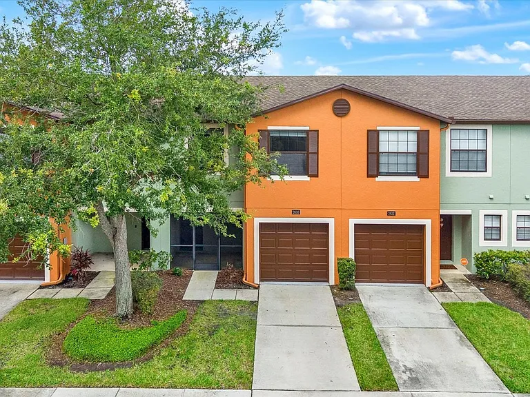 2630 Edgewater Falls Dr — Photo 28