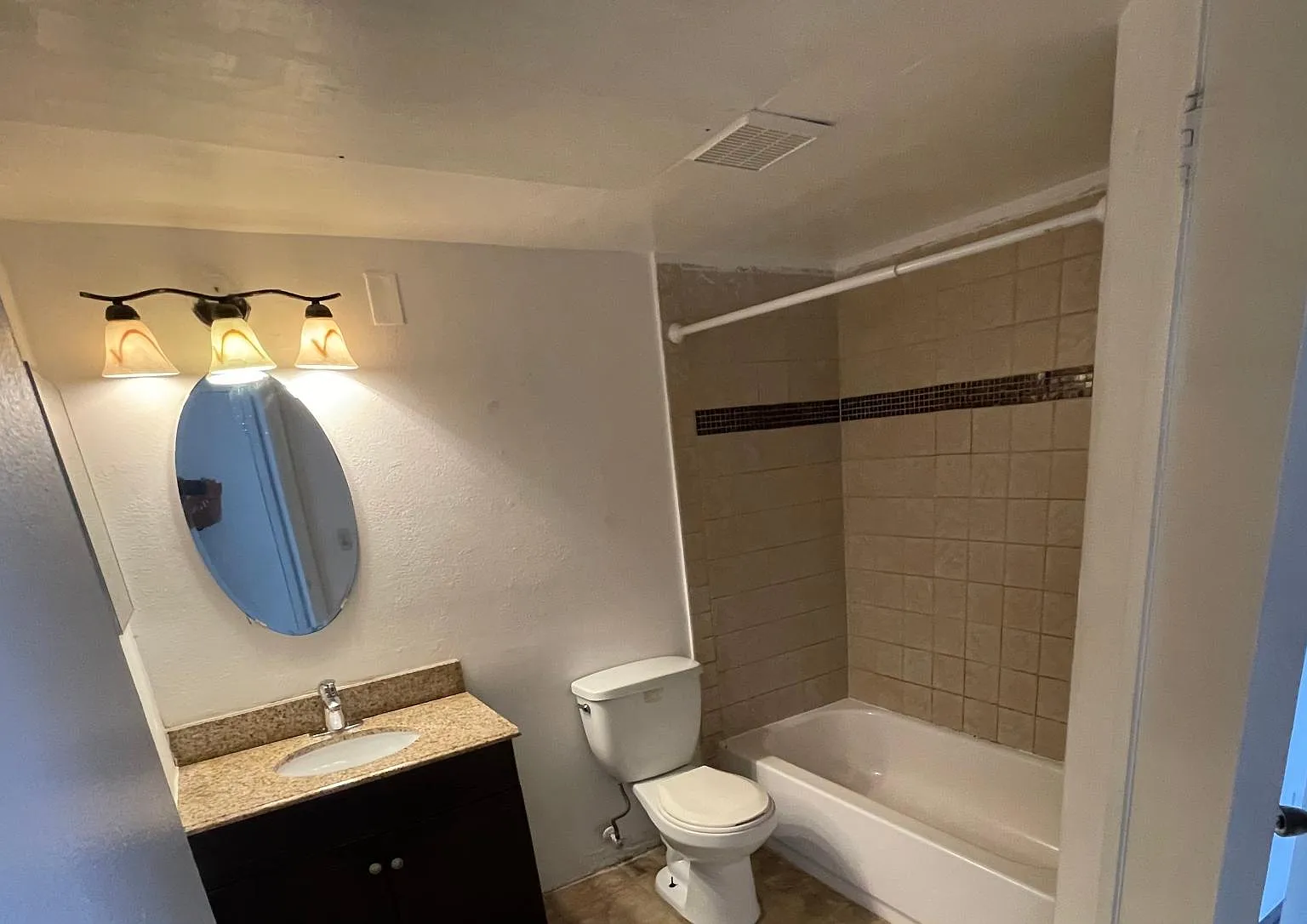 2 bed, 900 sqft, $1,550 — Photo 3