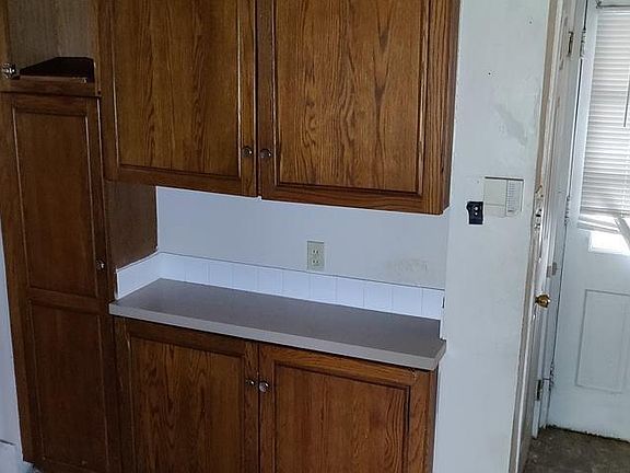 5th image of 1050 E 169th St