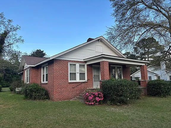 112 Fox St — exterior photo