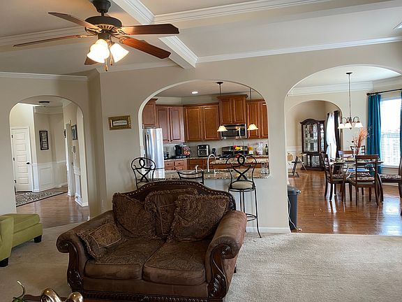5th image of 568 Camano Way