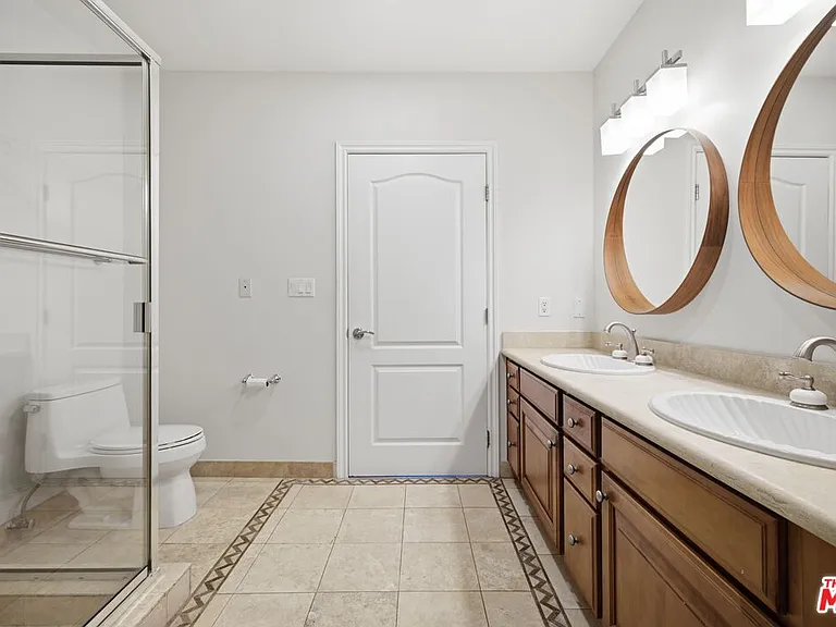 1838 Westholme Ave #203 — Photo 34