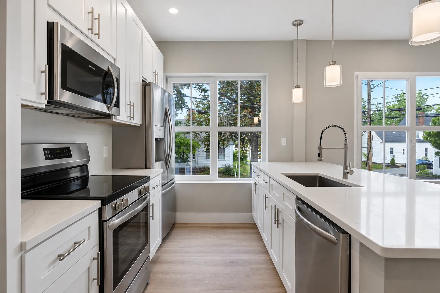 1 bed, 749 sqft, $3,180 — Photo 1