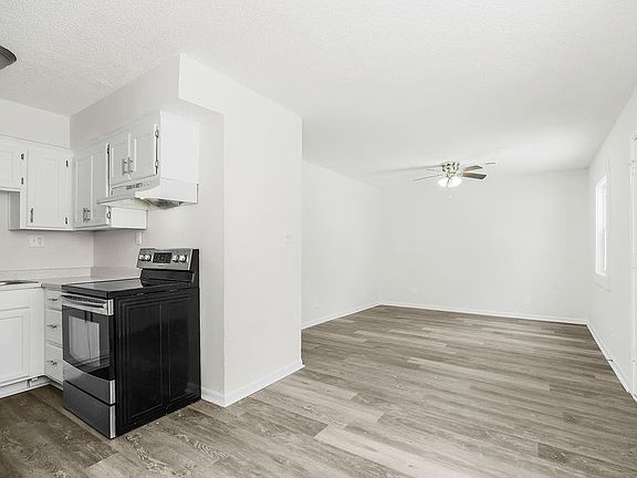 5th image of 2915 E 77th Ter