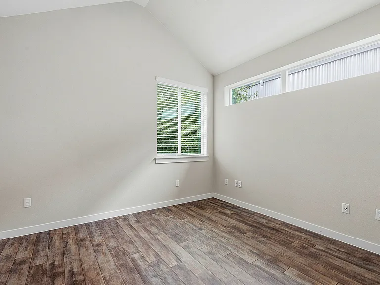 801 N Bluff Dr #33 — Photo 19