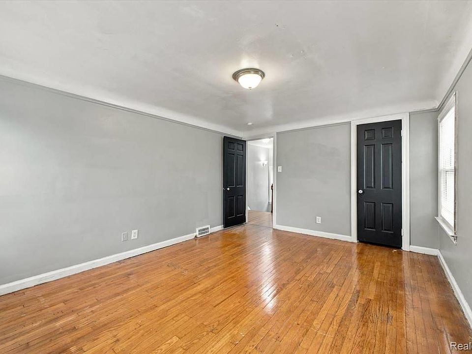 12191 E Outer Dr, photo 15