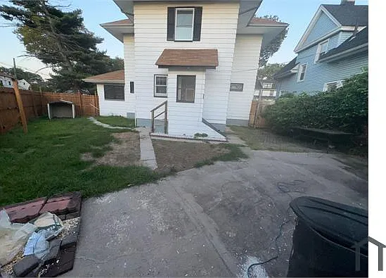 1286 Oakwood Ave — Photo 2