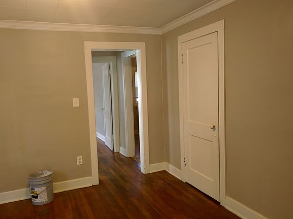 3rd image of 4406 Holly St