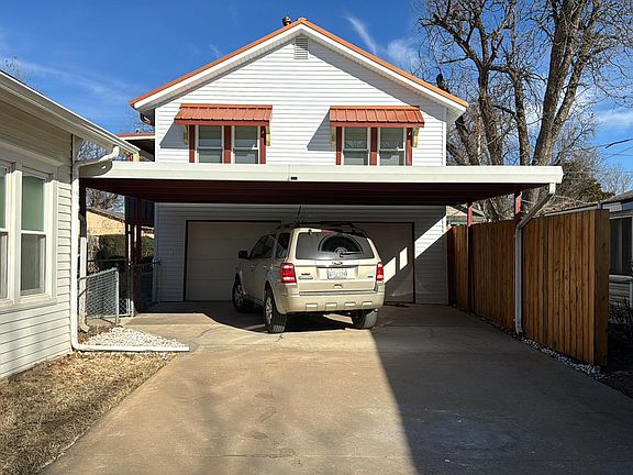 2nd image of 809 NW Bell Ave