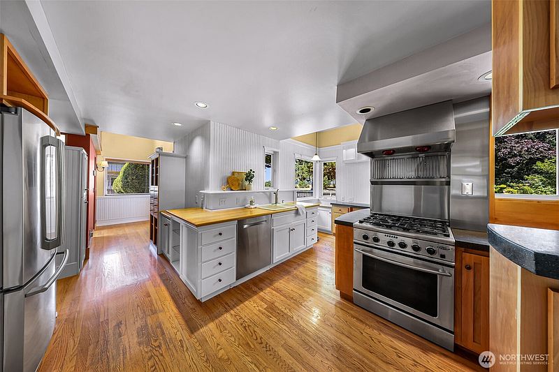 2nd image of 5836 Chuckanut Drive