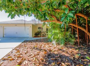 215 Pavonia Rd, Nokomis, FL 34275