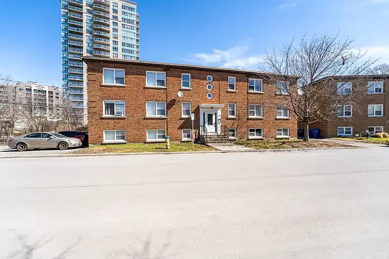 15 Lenore Pl #9 — Photo 3