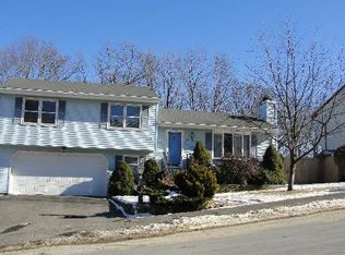 67 Kendall Cir, Waterbury, CT 06708