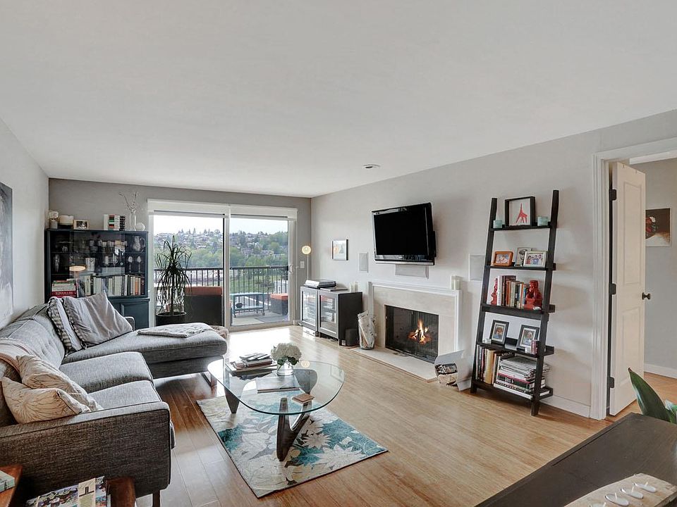 1st image of 2253 Gilman Dr W APT 404