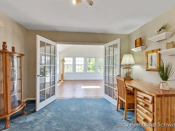 4th image of 2887 N Johnson Rd