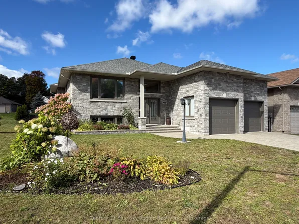 21 Sugarbush St, North Bay, ON P1C 0A4