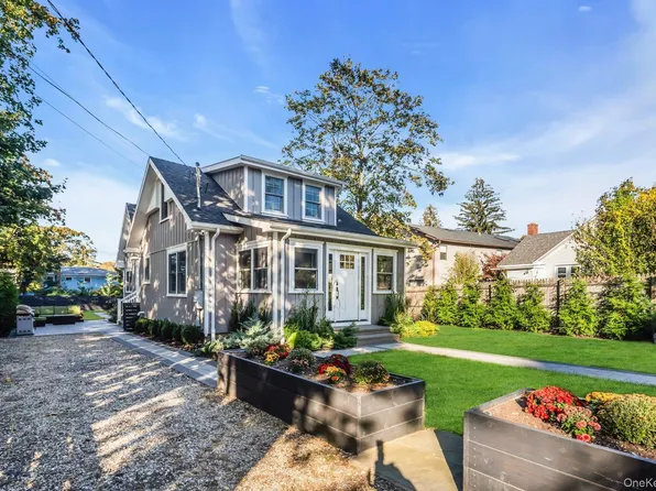 2 Roosevelt Street, Bayville, NY 11709