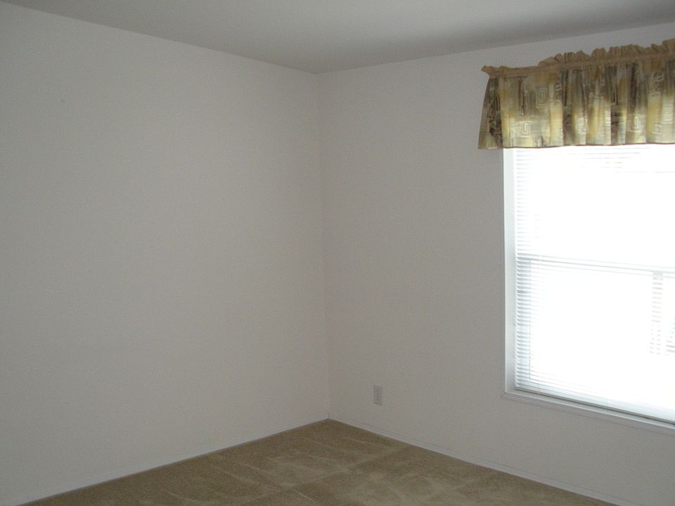 2nd image of 505 105th Street Ct E