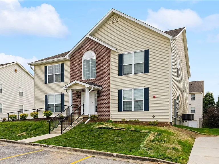708 Harbor Woods Dr #C — Photo 21