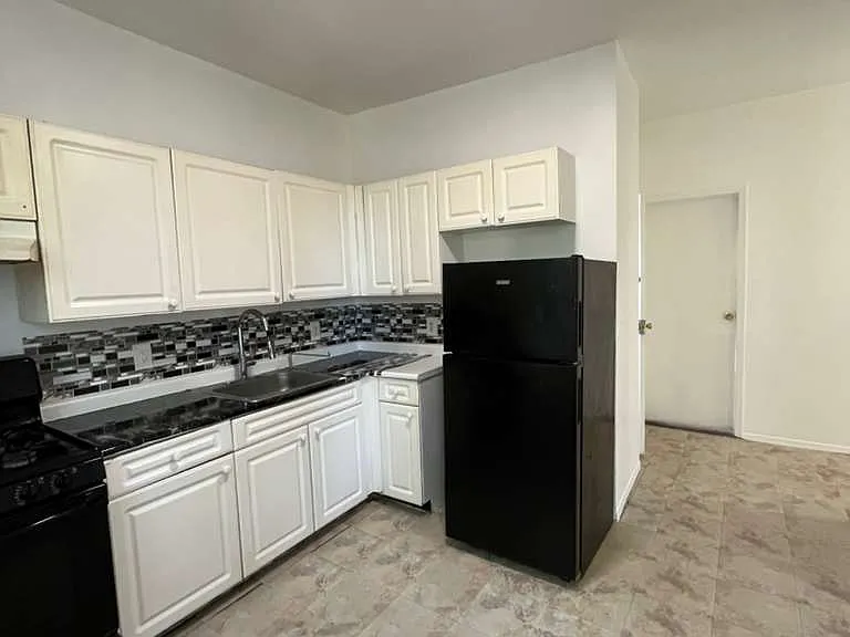 33 Storms Ave #3C — Photo 11