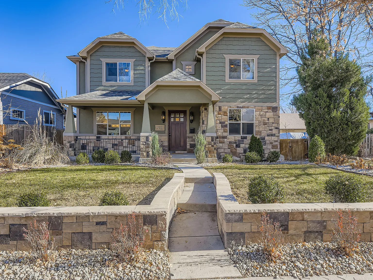 6 bed, 6.5 bath, 5000 sqft, $12,500 — Photo 1
