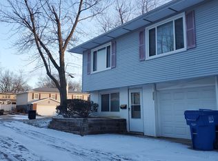 3525 35th St, Moline, IL 61265