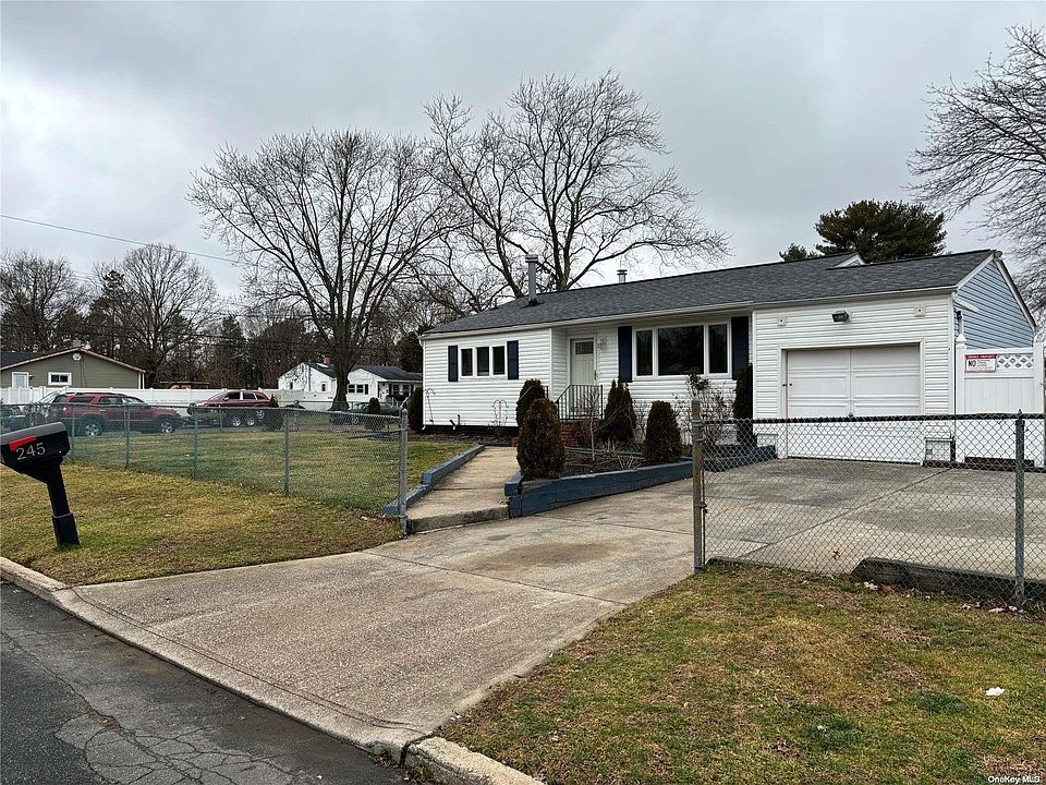 1st image of 245 Hampton Avenue