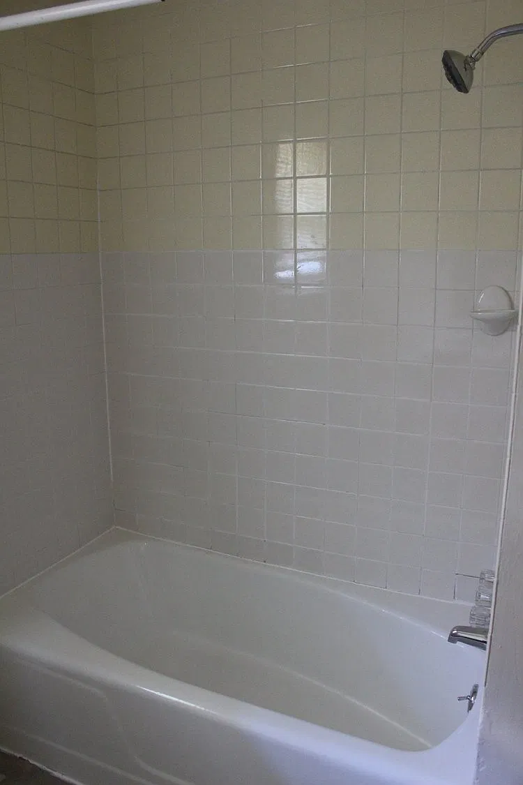 320 Victoria Street - 1 — Photo 2