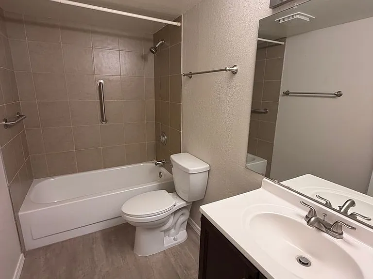 1716 E Redfield Rd — Photo 17