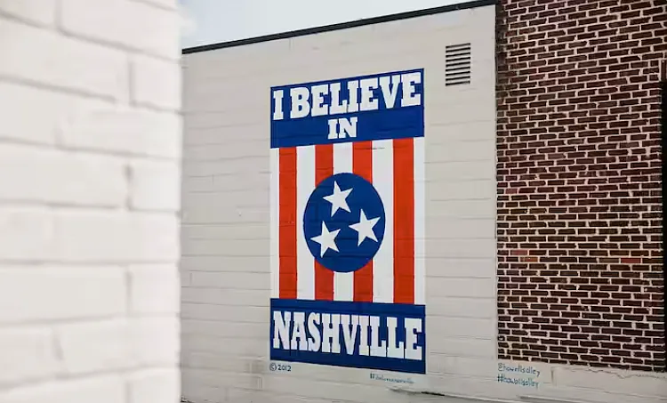 Only a 5 minute drive to the famous 12 South area - take your photo in front of the many murals!