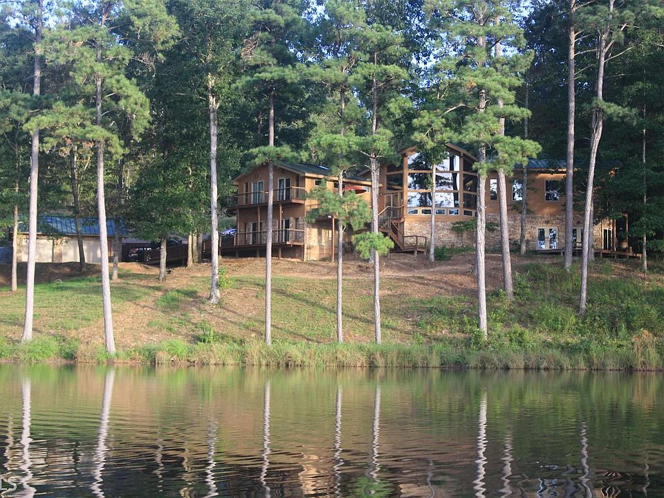 2nd image of 471 Crook Rd
