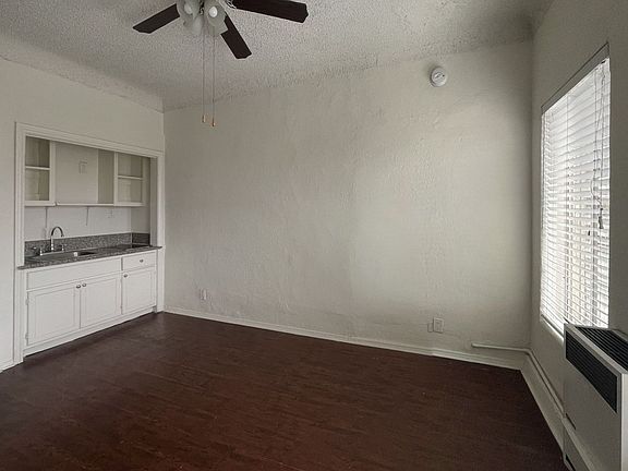 3rd image of 625 S Burlington Ave APT 408