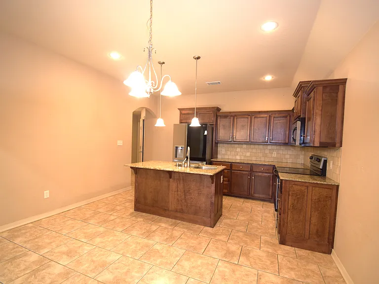 3202 Stonepoint Ave — Photo 6