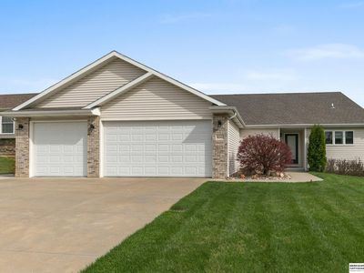 9040 Berg Dr, Lincoln, NE, 68505