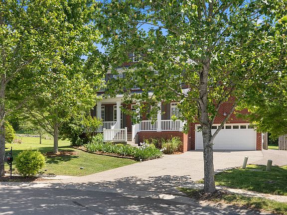 3rd image of 916 Inglenook Ct