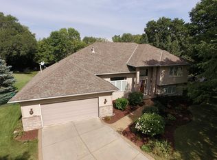 754 Meadowood Dr, Woodbury, MN 55125