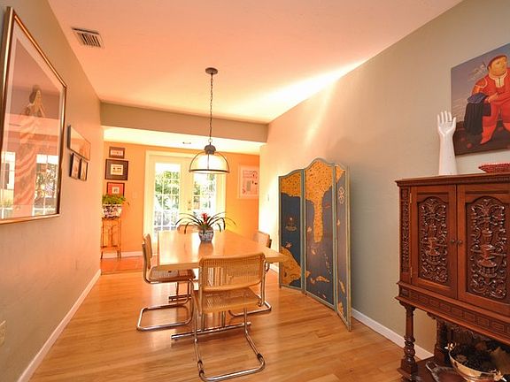 5th image of 440 Loretto Ave