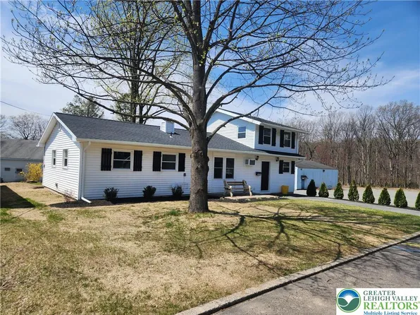 1242 Turtzo Blvd, Bangor, PA 18013