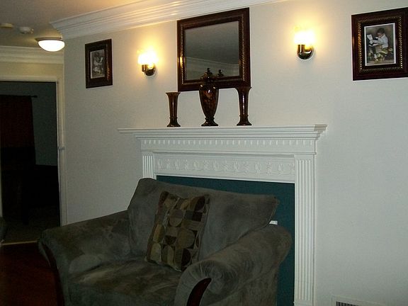 2nd image of 5323 Buchanan St