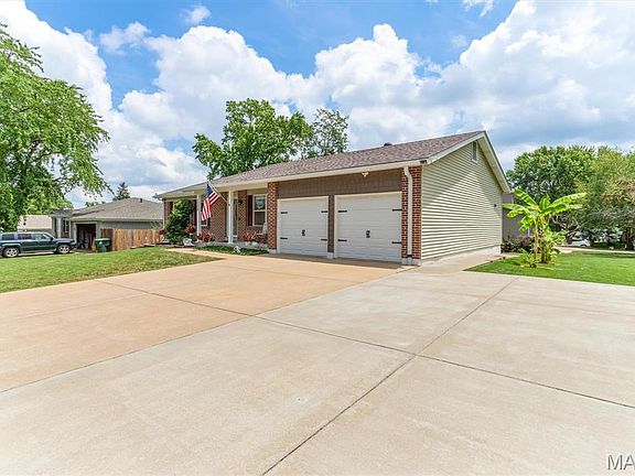 2nd image of 1308 Cave Springs Estate Dr