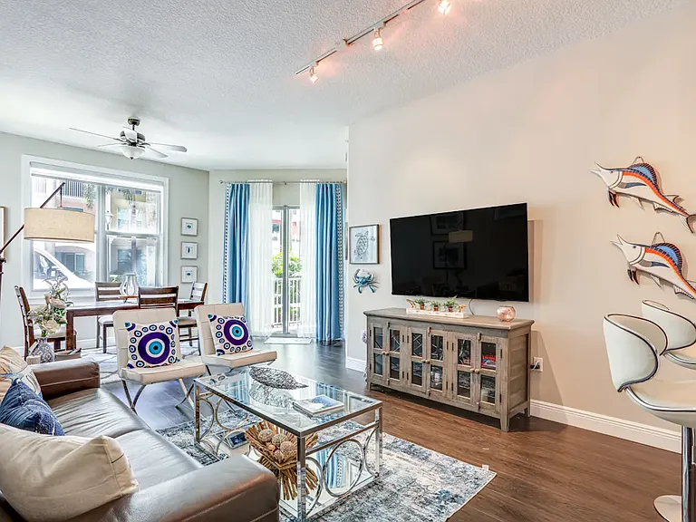 804 E Windward Way #120 — Photo 8