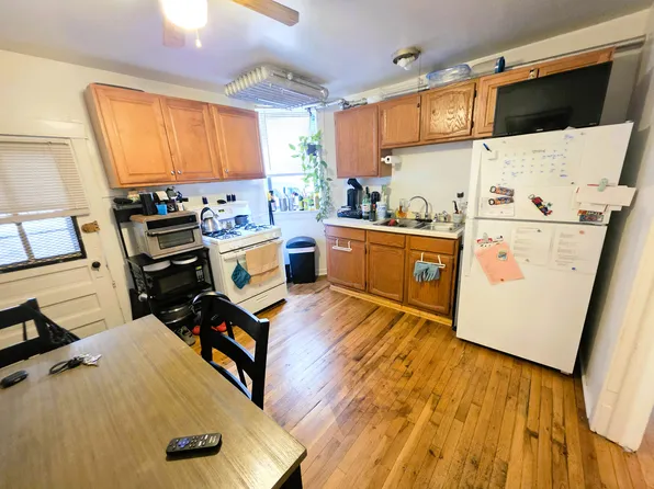 1600 W Fargo Ave #G, Chicago, IL 60626