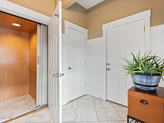3rd image of 232 Grandview Drive