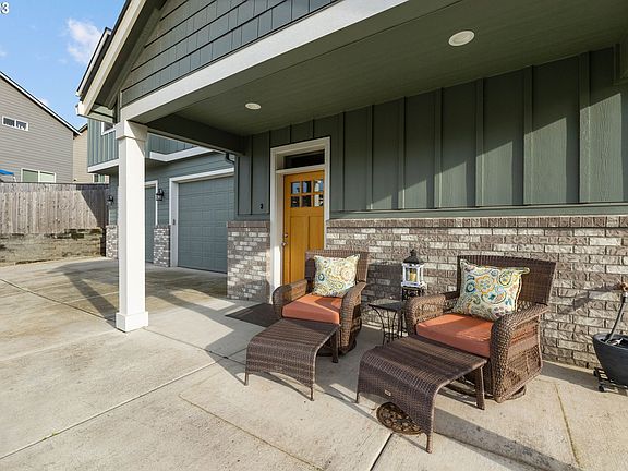 4th image of 10705 NE 107th Ct