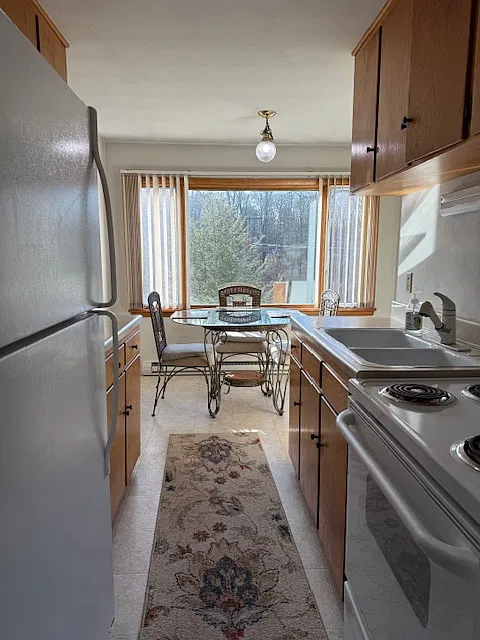 2 bed, 1100 sqft, $1,595 — Photo 2