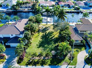2496 SE 12th St, Pompano Beach, FL 33062