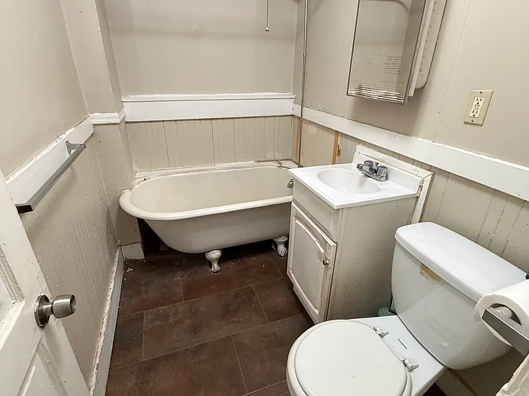 50 Ashley St #2N — Photo 11