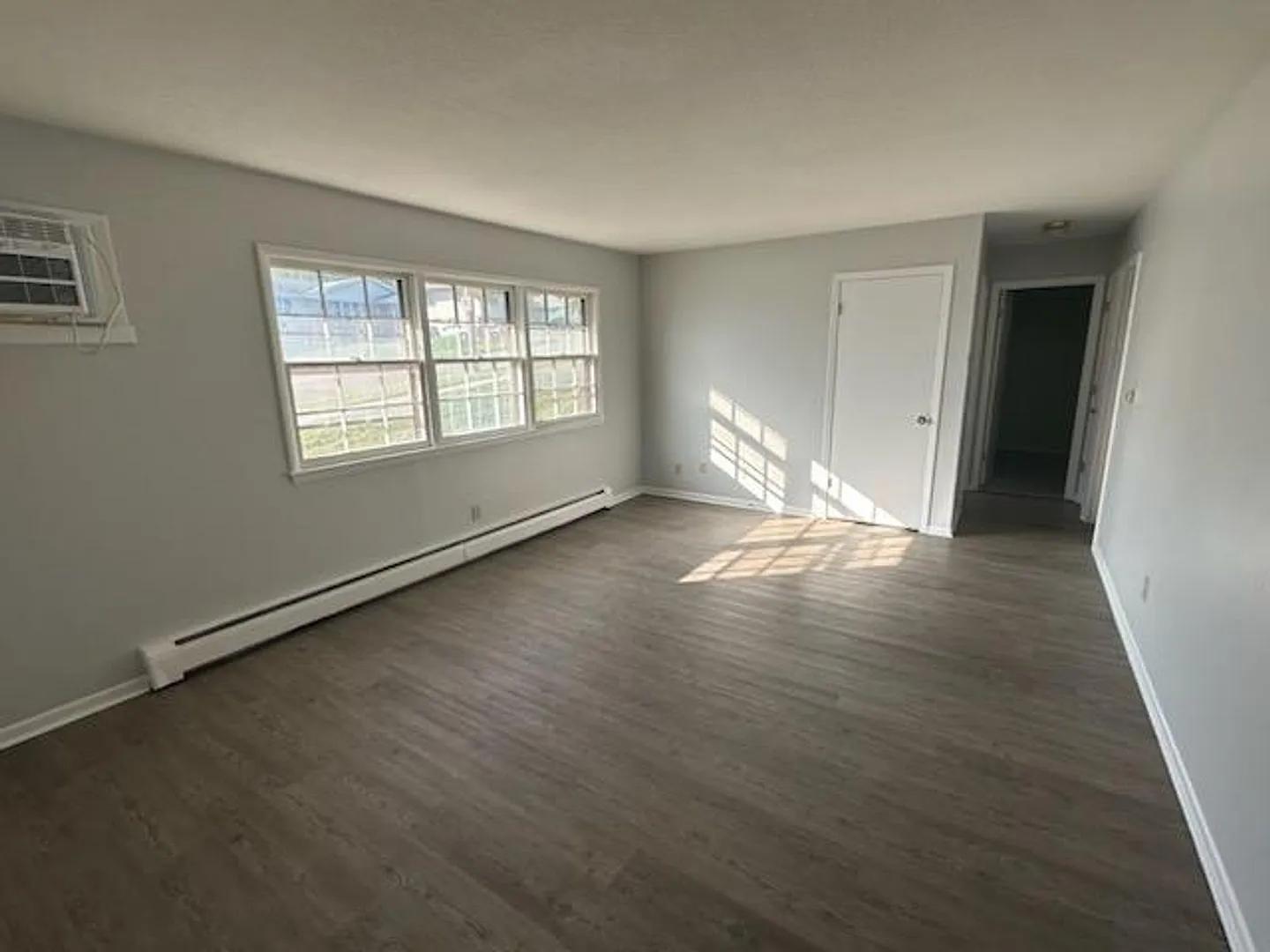4210 Knob Hill Drive — Photo 3
