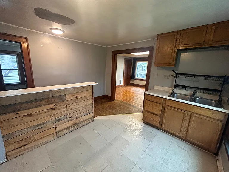 251 Cottage St #2 — Photo 5
